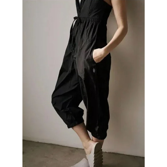 Free People Movement Down To Earth Onesie Jumpsuit in Black Size S NWOT - Picture 2 of 5